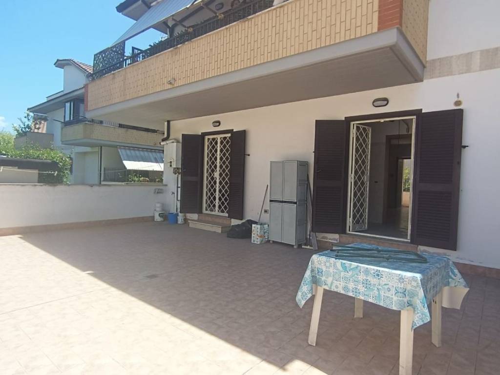 appartamento in vendita a Guidonia Montecelio in zona Guidonia