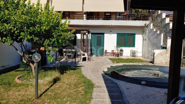 casa indipendente in vendita a Guidonia Montecelio in zona Montecelio