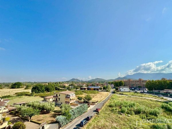 appartamento in vendita a Guidonia Montecelio in zona Marco Simone