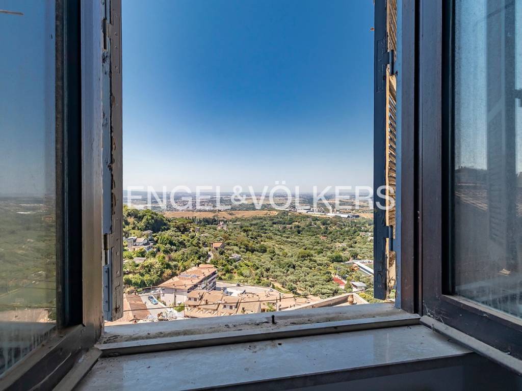 intera palazzina in vendita a Guidonia Montecelio in zona Montecelio