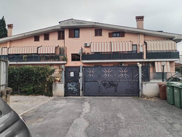 appartamento in vendita a Guidonia Montecelio in zona Villanova