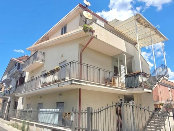 appartamento in vendita a Guidonia Montecelio in zona Villalba