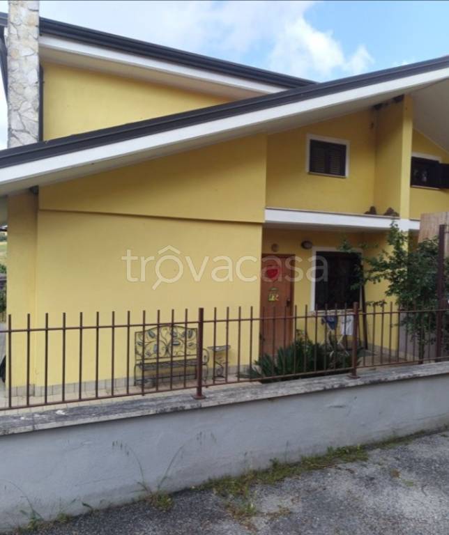 casa indipendente in vendita a Guidonia Montecelio in zona Pichini