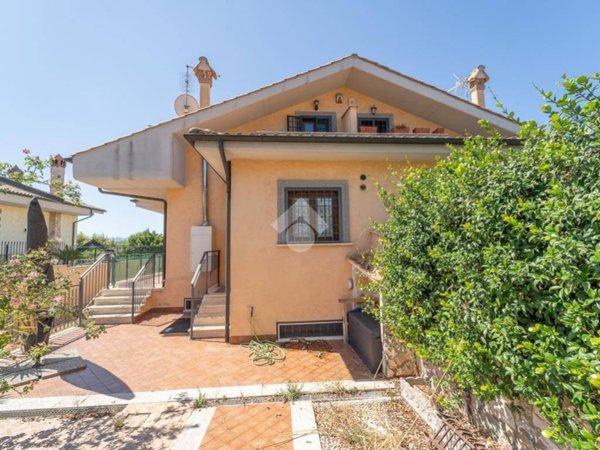 casa indipendente in vendita a Guidonia Montecelio in zona Marco Simone