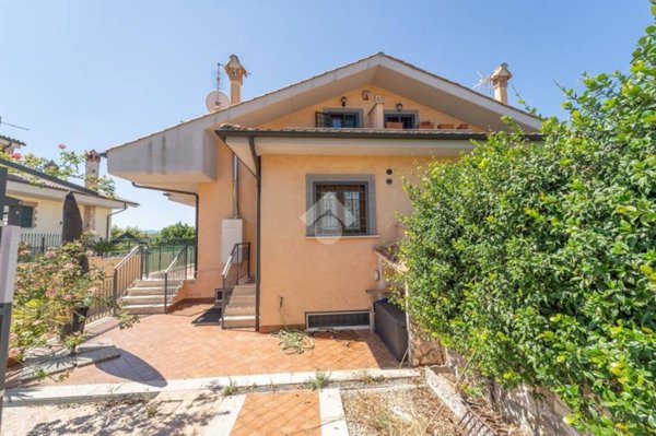 casa indipendente in vendita a Guidonia Montecelio in zona Marco Simone