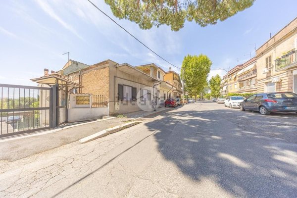 appartamento in vendita a Guidonia Montecelio in zona Montecelio