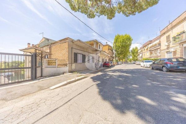 appartamento in vendita a Guidonia Montecelio in zona Montecelio