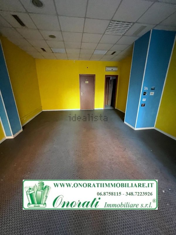 locale commerciale in vendita a Guidonia Montecelio