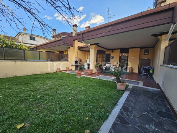 casa indipendente in vendita a Guidonia Montecelio in zona Montecelio