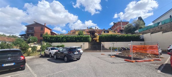 appartamento in vendita a Guidonia Montecelio in zona Marco Simone