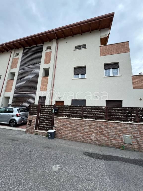 appartamento in vendita a Guidonia Montecelio in zona Villalba