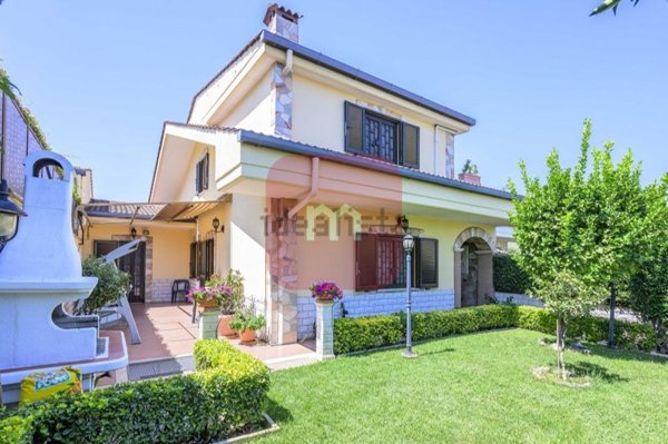 casa indipendente in vendita a Guidonia Montecelio in zona Marco Simone