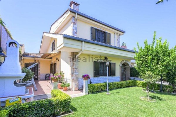 casa indipendente in vendita a Guidonia Montecelio in zona Marco Simone