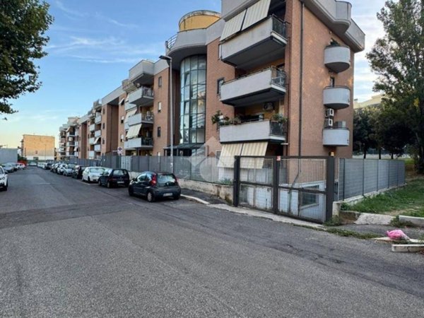 appartamento in vendita a Guidonia Montecelio in zona Guidonia