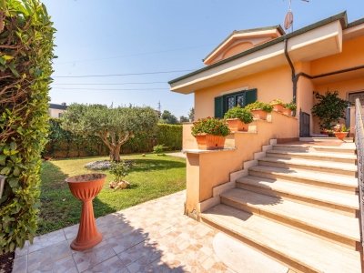 casa indipendente in vendita a Guidonia Montecelio in zona Guidonia