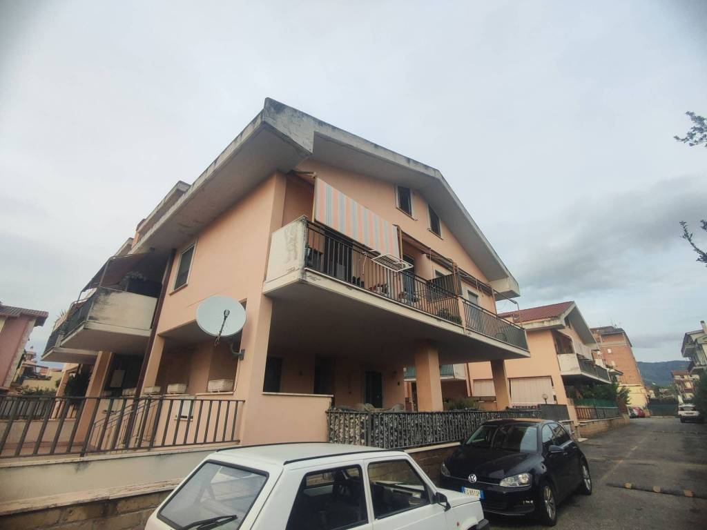 appartamento in vendita a Guidonia Montecelio in zona Villanova