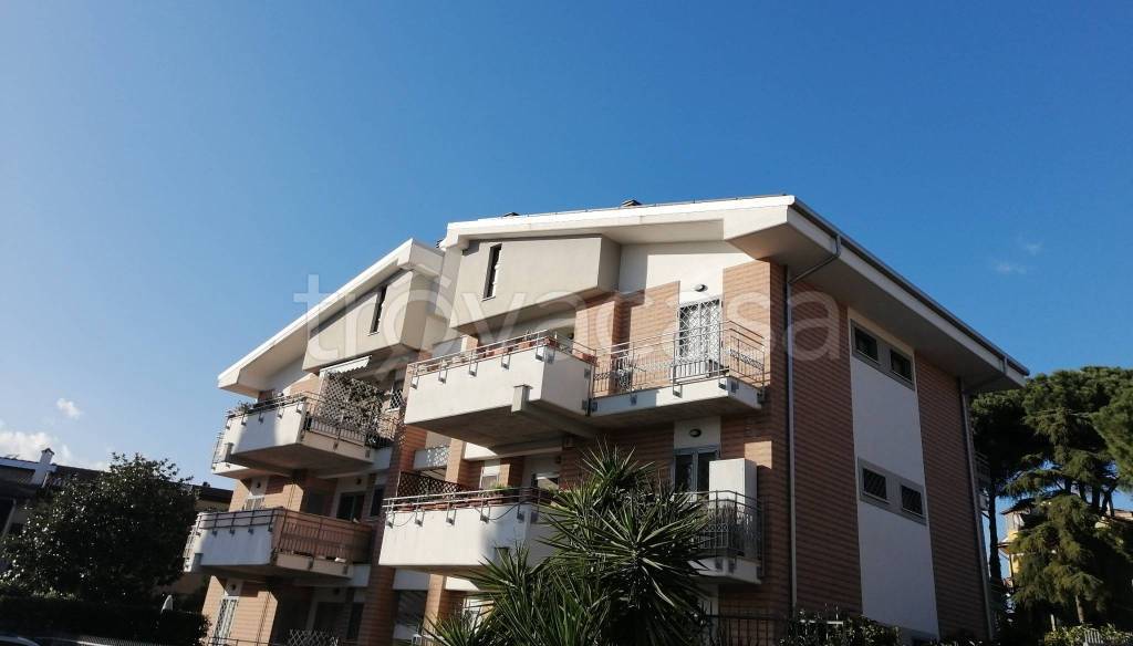 appartamento in vendita a Guidonia Montecelio in zona Colleverde