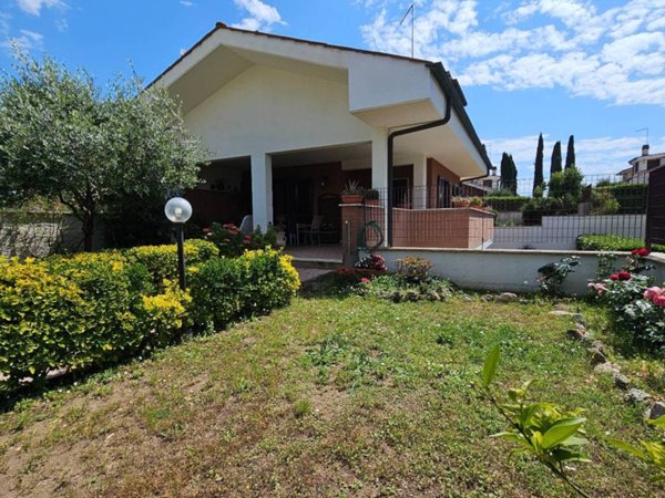 casa indipendente in vendita a Guidonia Montecelio
