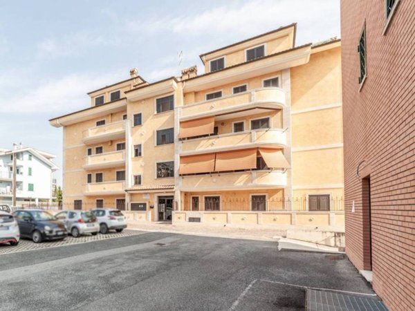 appartamento in vendita a Guidonia Montecelio in zona Guidonia