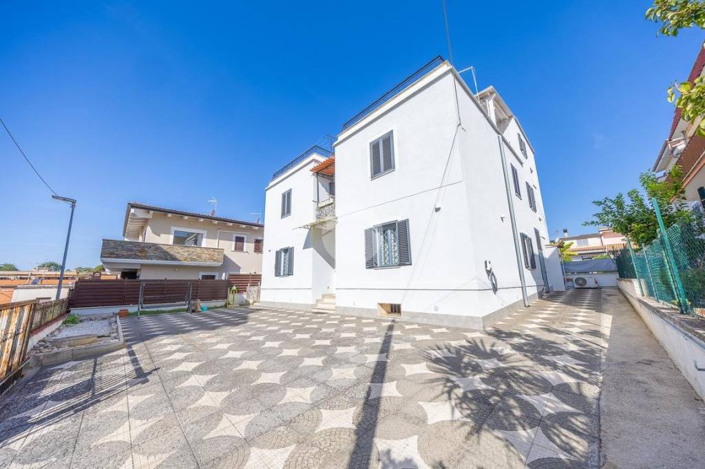 appartamento in vendita a Guidonia Montecelio in zona Guidonia
