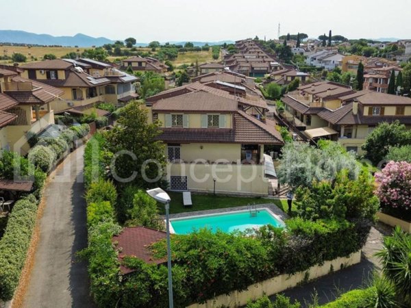 casa indipendente in vendita a Guidonia Montecelio in zona Guidonia