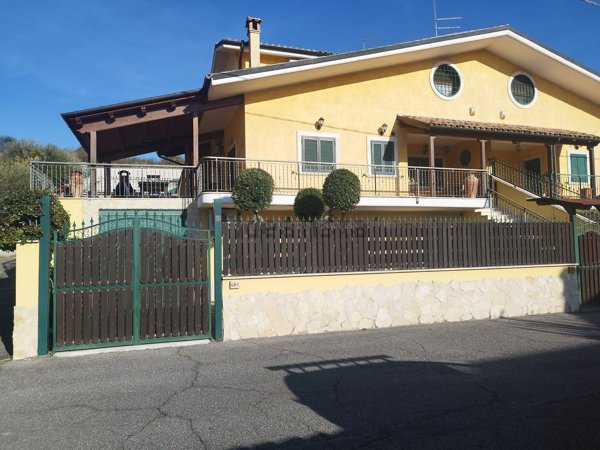 casa indipendente in vendita a Guidonia Montecelio