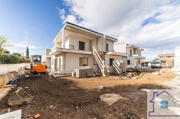 casa indipendente in vendita a Guidonia Montecelio in zona Guidonia