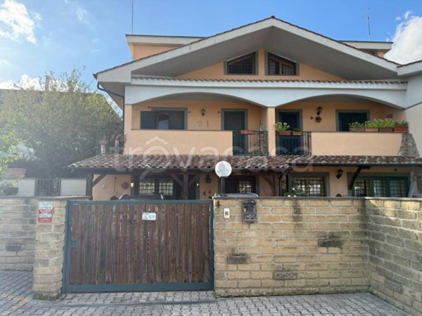 casa indipendente in vendita a Guidonia Montecelio in zona Marco Simone