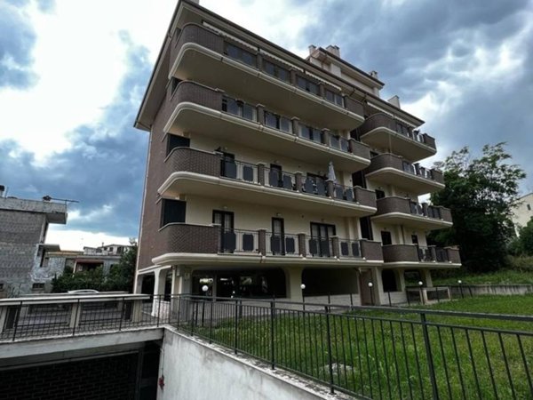 appartamento in vendita a Guidonia Montecelio in zona Montecelio