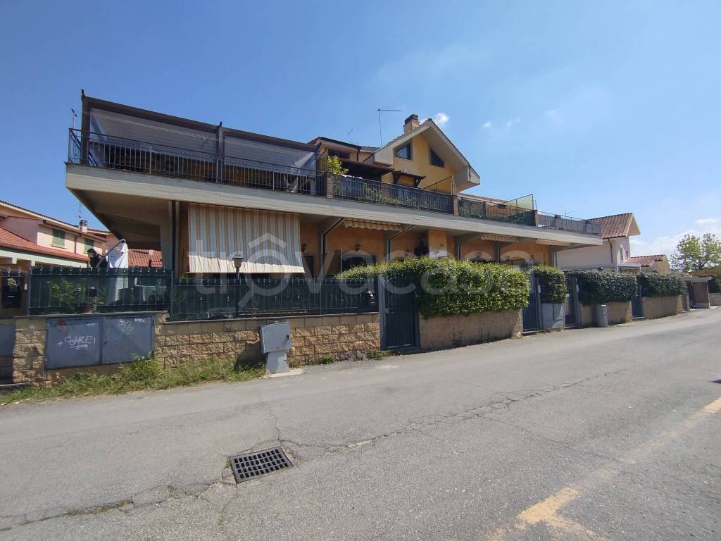 appartamento in vendita a Guidonia Montecelio in zona Villanova