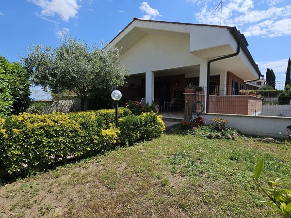 casa indipendente in vendita a Guidonia Montecelio