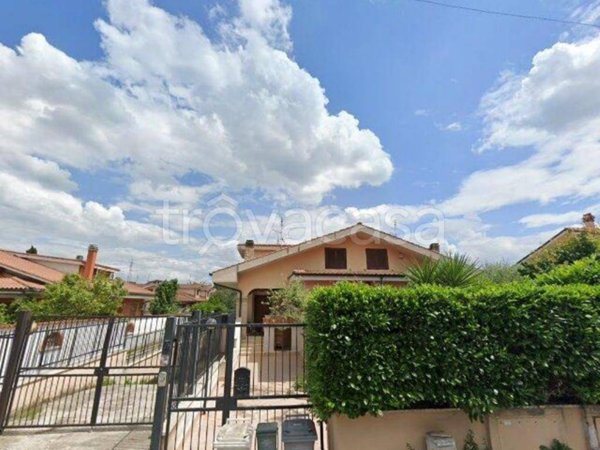 casa indipendente in vendita a Guidonia Montecelio in zona Montecelio