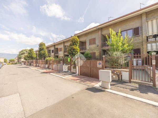 casa indipendente in vendita a Guidonia Montecelio