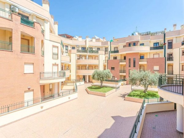 appartamento in vendita a Guidonia Montecelio in zona Guidonia