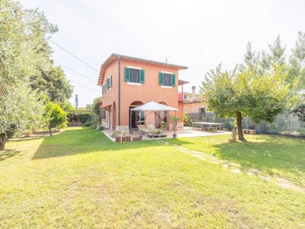 casa indipendente in vendita a Guidonia Montecelio in zona Marco Simone