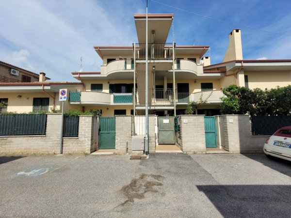 appartamento in vendita a Guidonia Montecelio in zona Guidonia