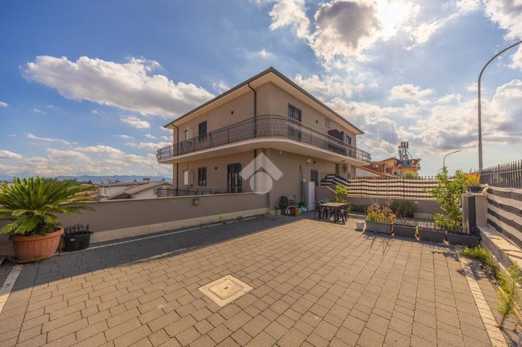 appartamento in vendita a Guidonia Montecelio in zona Setteville
