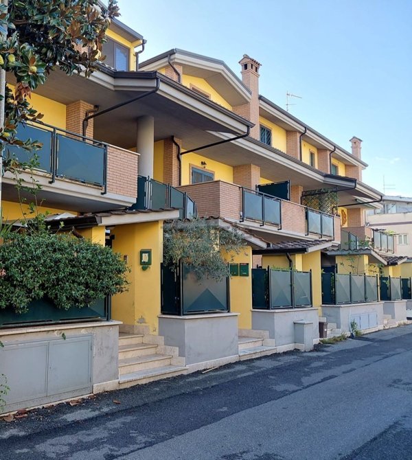 appartamento in vendita a Guidonia Montecelio in zona Villanova