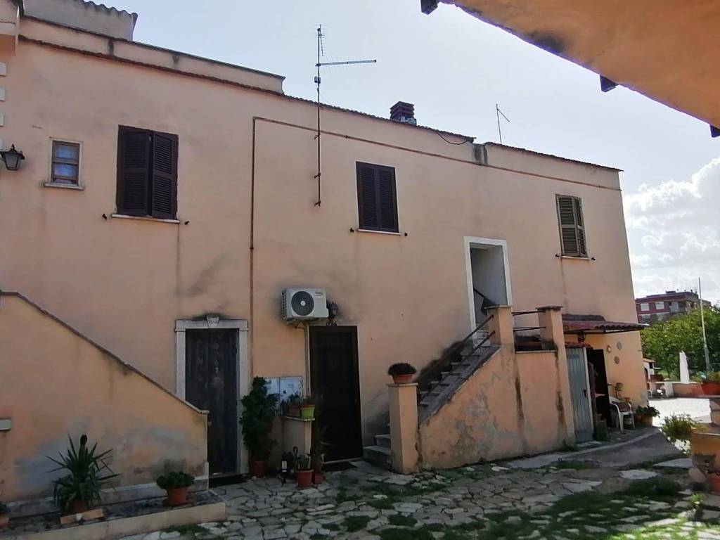appartamento in vendita a Guidonia Montecelio in zona Villanova