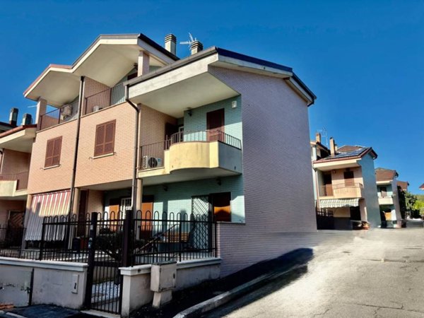 casa indipendente in vendita a Guidonia Montecelio
