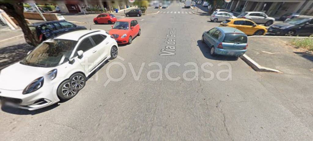 negozio in vendita a Guidonia Montecelio in zona Montecelio