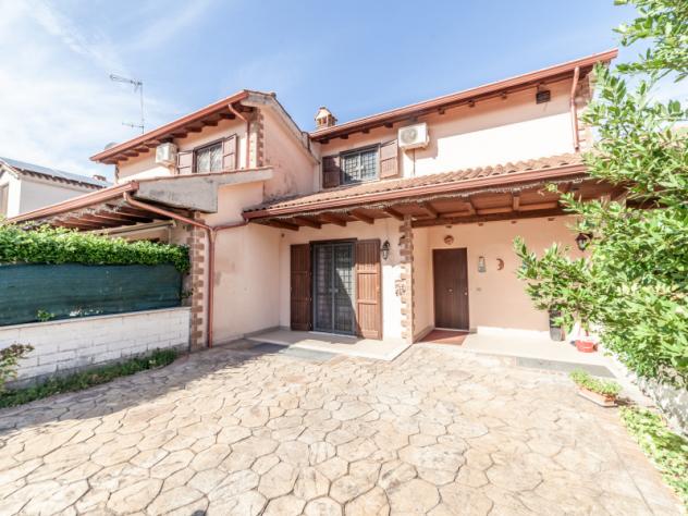 casa indipendente in vendita a Guidonia Montecelio