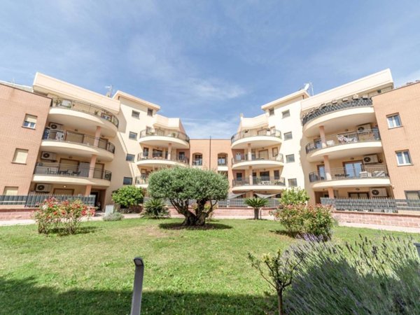 appartamento in vendita a Guidonia Montecelio in zona Guidonia