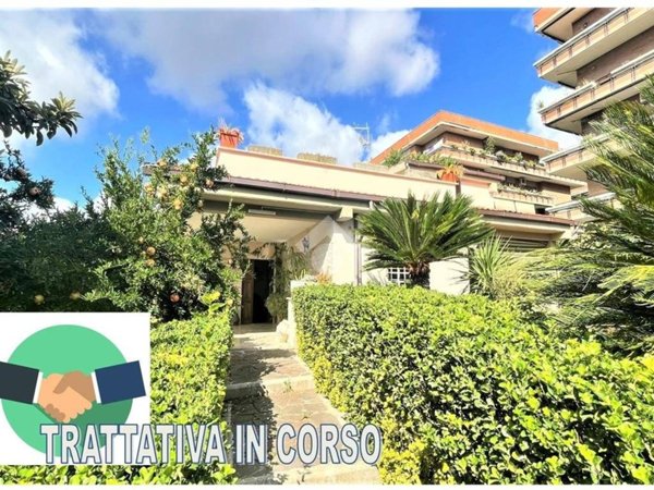 casa indipendente in vendita a Guidonia Montecelio in zona Colleverde