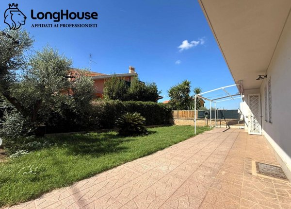 appartamento in vendita a Guidonia Montecelio in zona Marco Simone