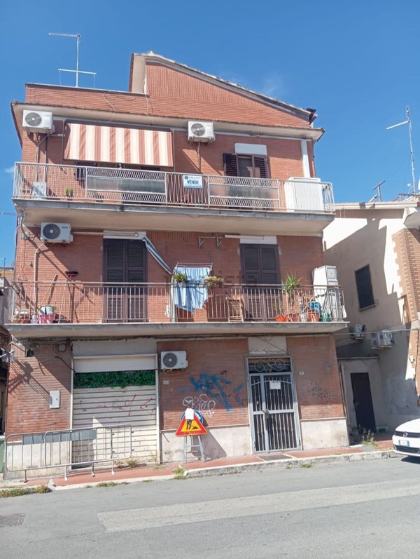 appartamento in vendita a Guidonia Montecelio in zona Villalba