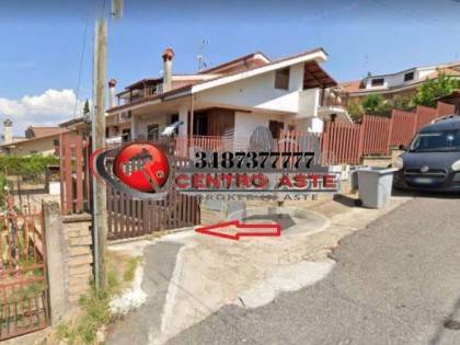 casa indipendente in vendita a Guidonia Montecelio in zona Marco Simone