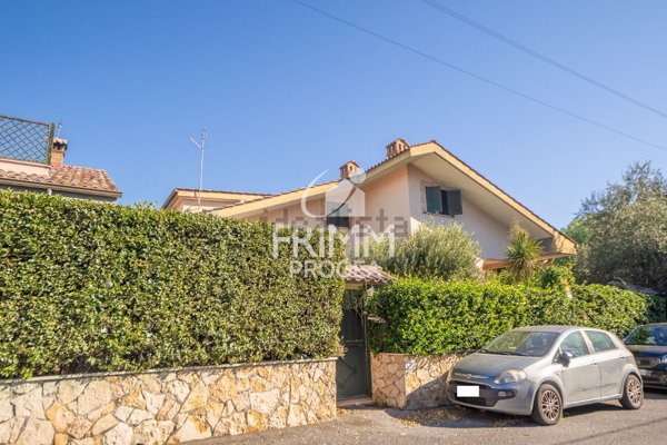 casa indipendente in vendita a Guidonia Montecelio in zona Marco Simone