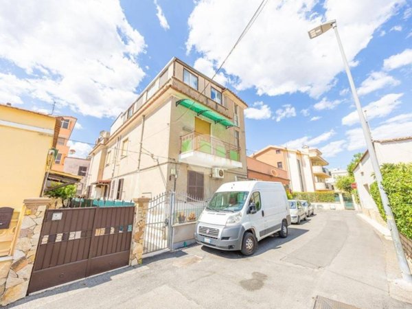 appartamento in vendita a Guidonia Montecelio in zona Villalba