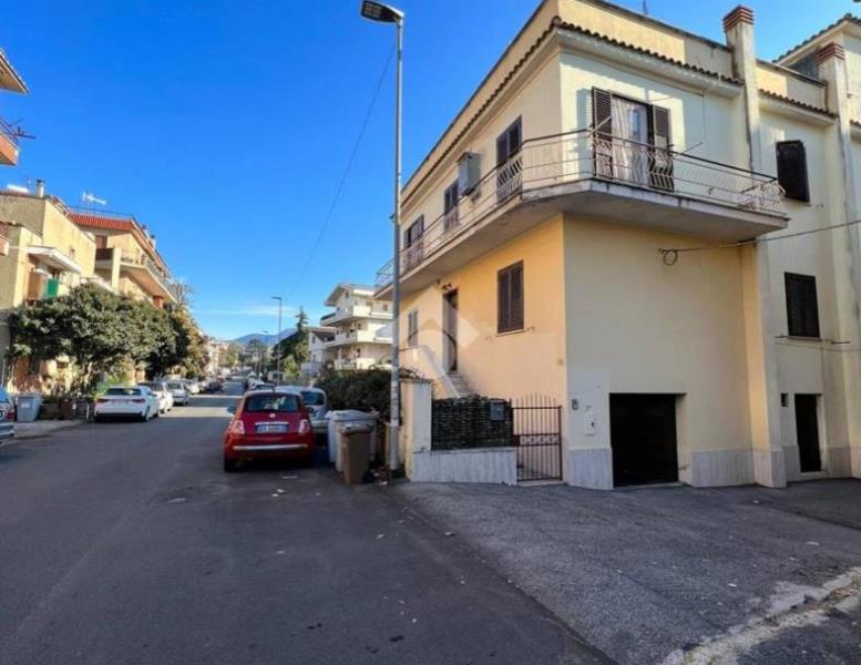 appartamento in vendita a Guidonia Montecelio in zona Guidonia